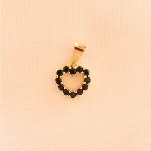 Black heart necklace